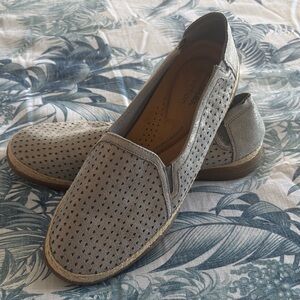 Clarks NWOT Silver Leather Perforated Slip-Ons